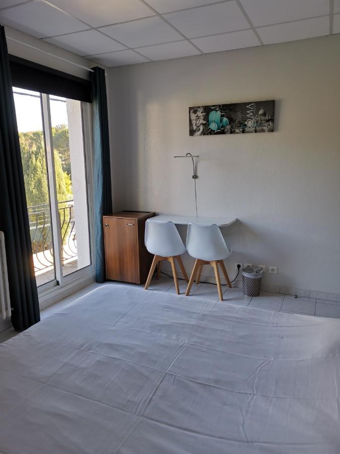 Carry Hotel Buitenkant foto