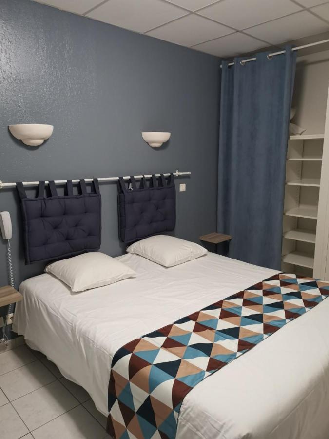 Carry Hotel Buitenkant foto